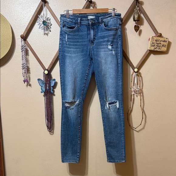 Altar'd State Denim - Altar'd State Distressed Ankle Jeans in Blue